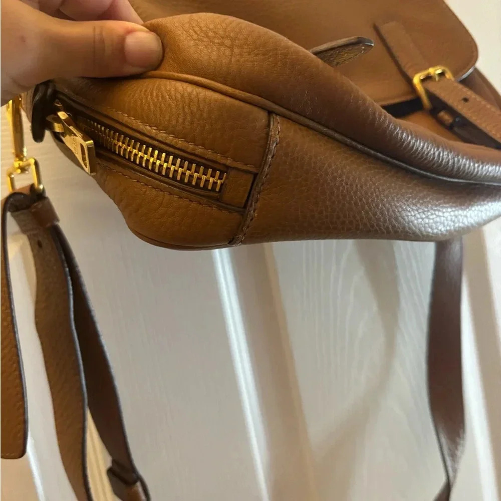 PRADA 
Vitello Daino Push Lock Messenger Bag Noisette - Picture 7 of 14